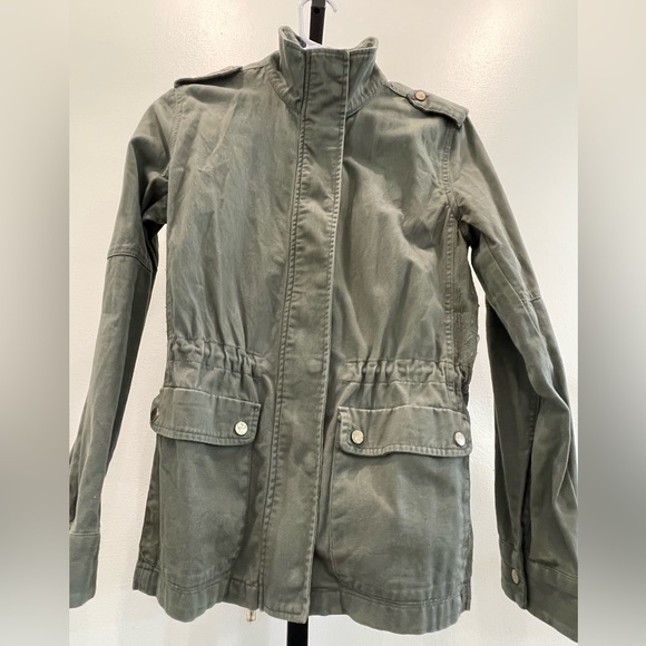 Utility Jacket in Army Green - Picture 3 of 9